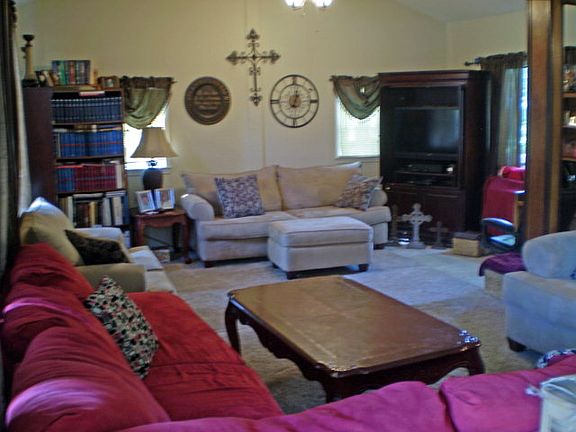 2nd image of 340 Brentwood Cv