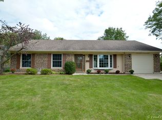 660 White Birch Ln, Lake Zurich, IL 60047