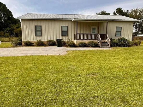 1005 Turnpike Rd, Claxton, GA 30417