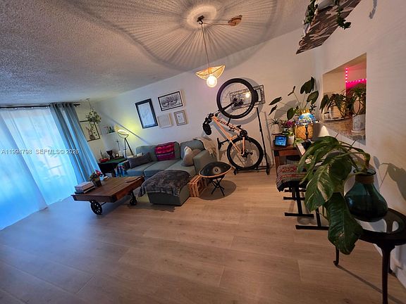 3rd image of 9360 Fontainebleau Blvd APT 503