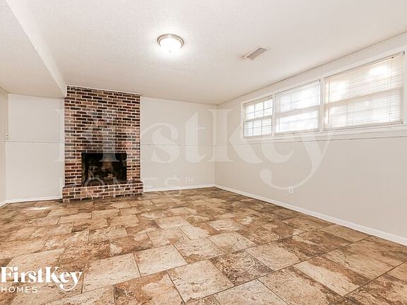 2nd image of 12816 Crystal Ave