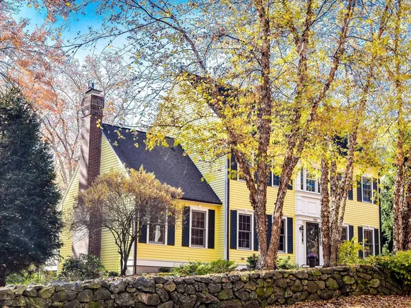 720 Salem End Rd, Framingham, MA 01702