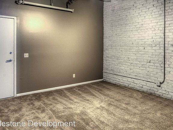4th image of 1115 Harney St #5860407