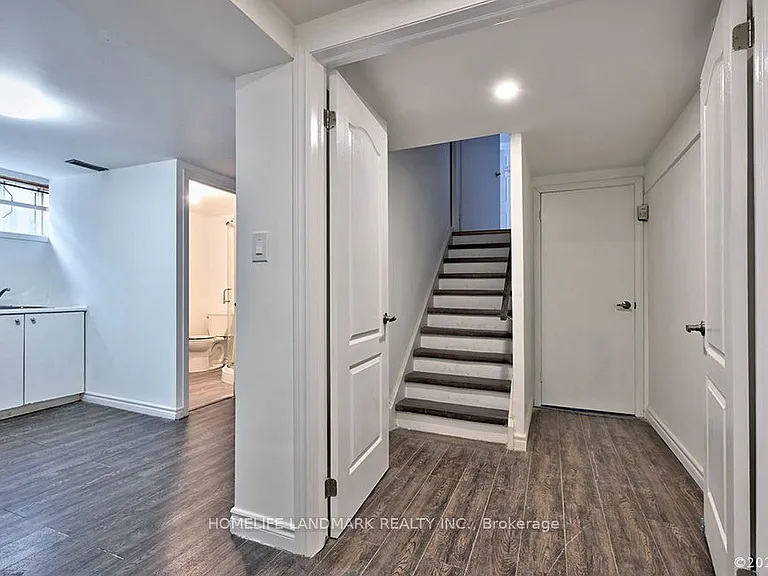 2 Crayford Dr #LOWER — Photo 1