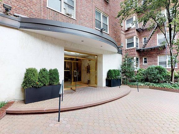 5th image of 6861 Yellowstone Blvd APT 111