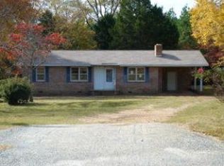 440 Barnes Moody Dr, Saluda, SC 29138