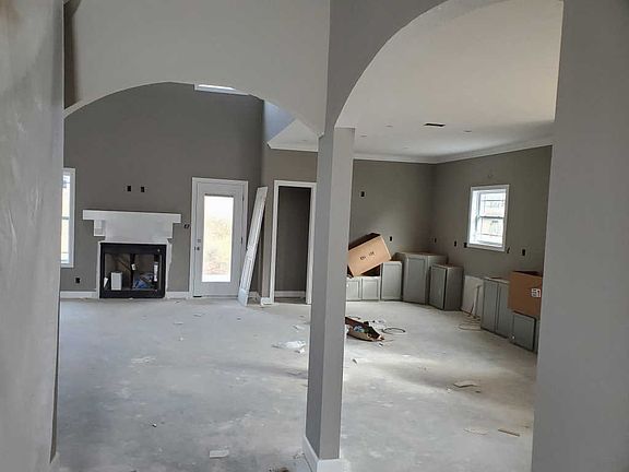 2nd image of 722 Farmington Bnd