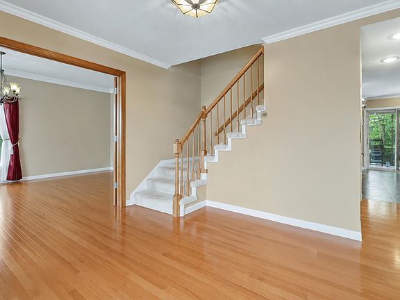 4th image of 137 Indian Cave Rd