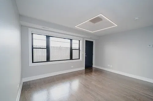 4423 N Ashland Ave #101