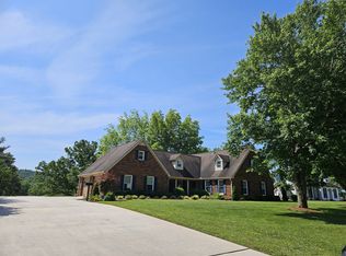 437 Nob Hill Dr N, Sparta, TN 38583