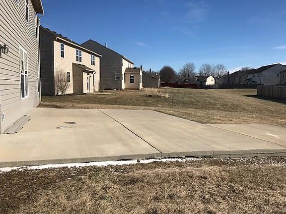 3rd image of 1411 Landsbrook Dr