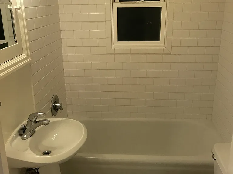 T0108 - Laurelview Apartments — Photo 26