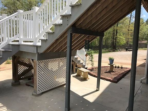 5th image of 399 Harbour Shores Dr