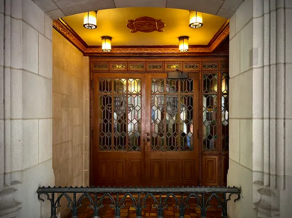 324 East 41st Street image 17 of 17