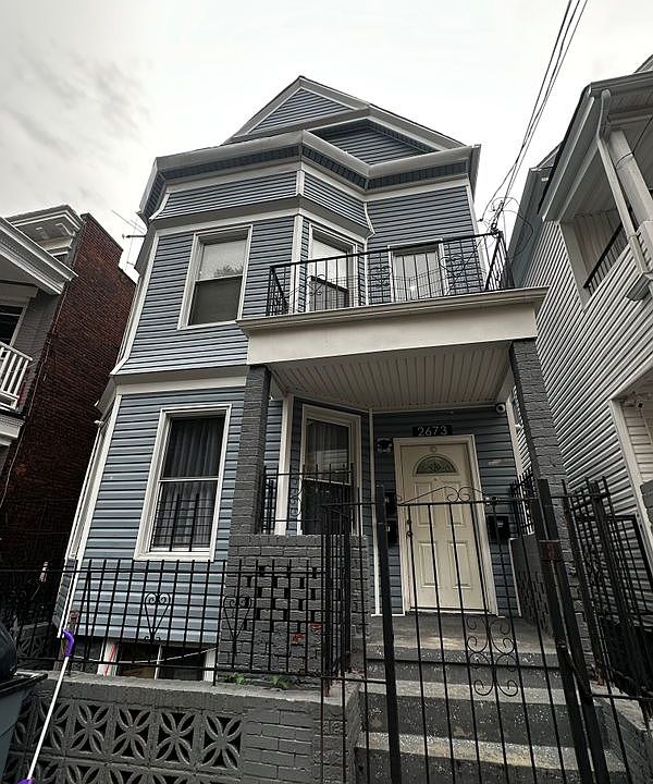 1st image of 2673 Bainbridge Ave Floor 2