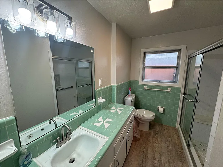 2611 Prairie Ave — Photo 23