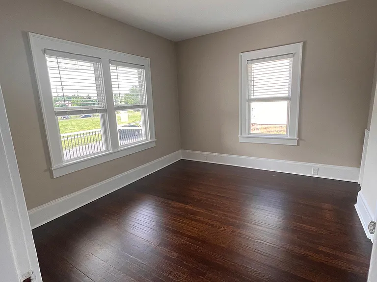 430 Spring St NW — Photo 5
