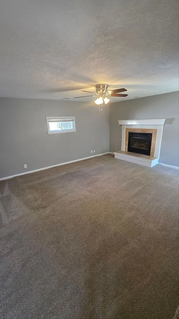 3-Bedroom, 2.5 Bath Single Family for Rent in Overland Park, KS | Attached Garage & Modern Kitchen — Photo 3