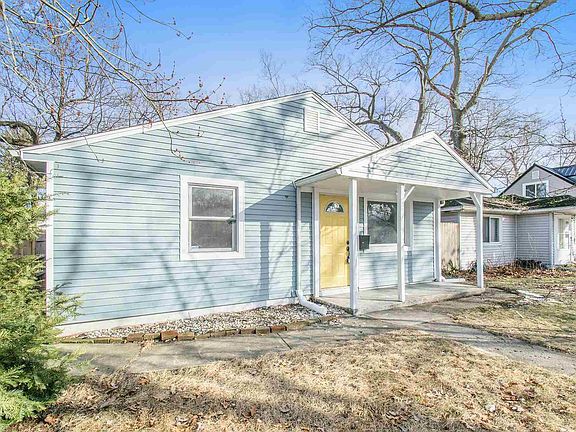 3rd image of 2236 Parkview Pl