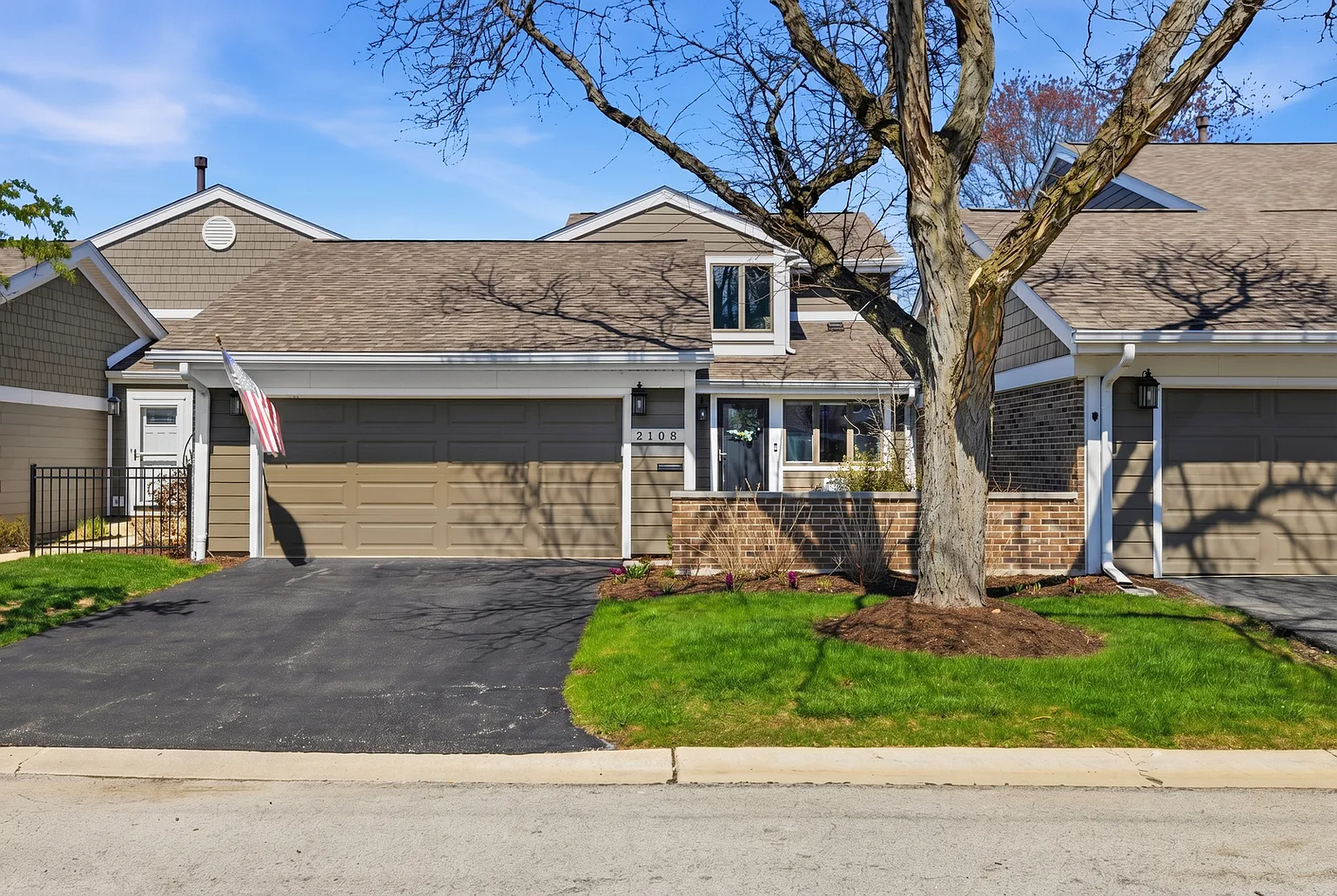 2105 Timber Ln photo 1