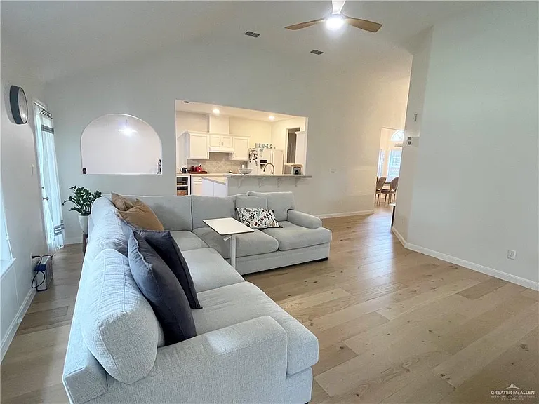 3304 Santa Olivia St — Photo 7