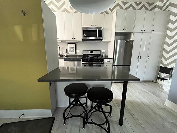 5th image of 1001 W 16th St #1R