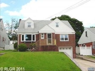 129 Cleveland Ave, Hasbrouck Heights, NJ 07604