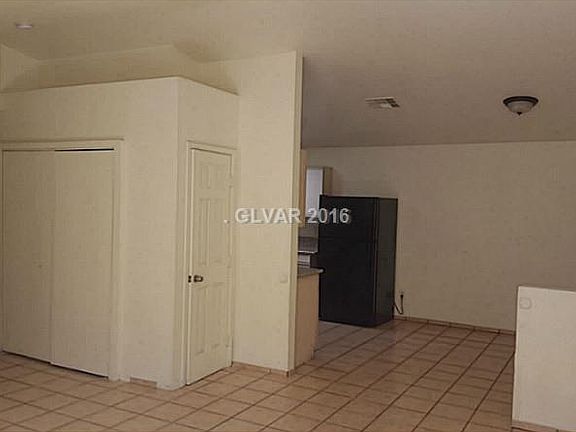 4th image of 2209 Port Ave