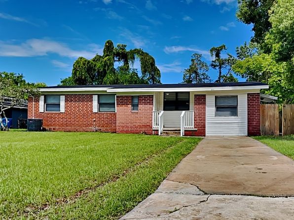 2511 Green Oak Dr