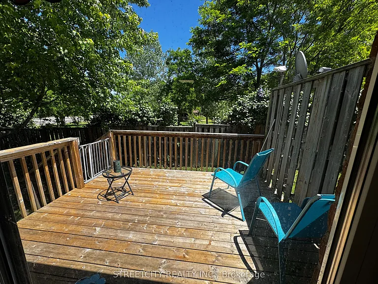 464 Commissioners Rd W #24 — Photo 19