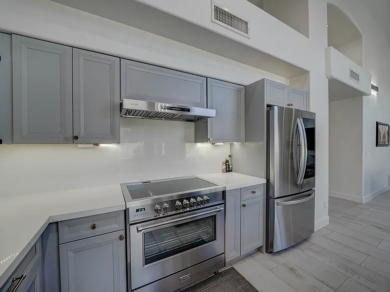 820 E Mountain Sage Dr — Photo 3