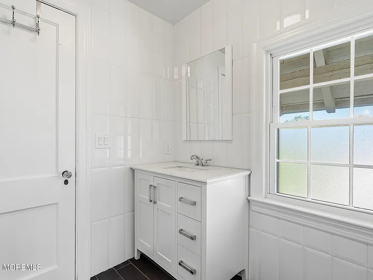 125 Cedar Ave — Photo 54