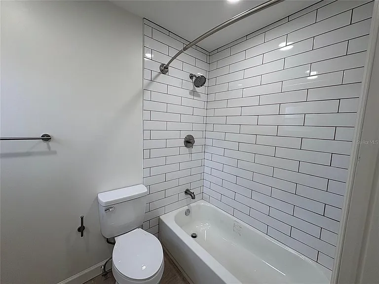 4824 Gallant Ln — Photo 16