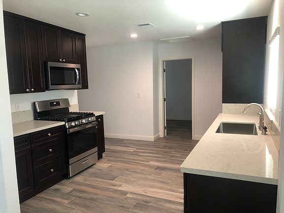 4th image of 648 Jefferson Ave