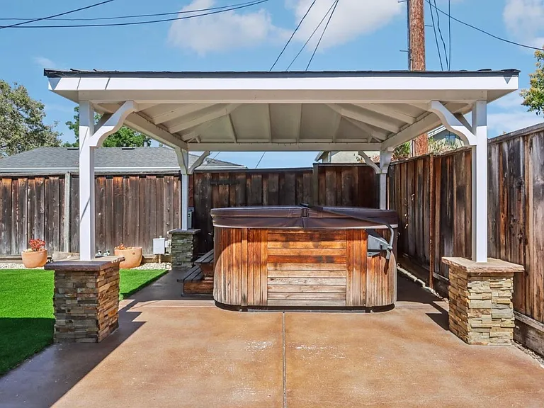 Hot tub