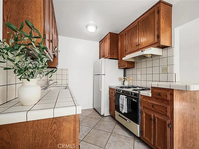 69 Glendora Ave #3 — Photo 6