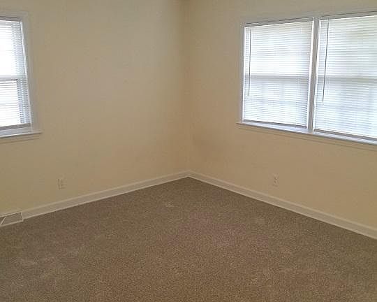 4th image of 2340 Anthony Dr