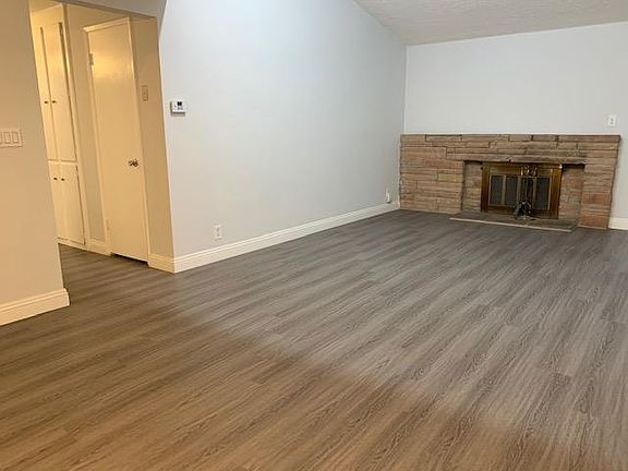 3rd image of 5822 Los Angeles Way