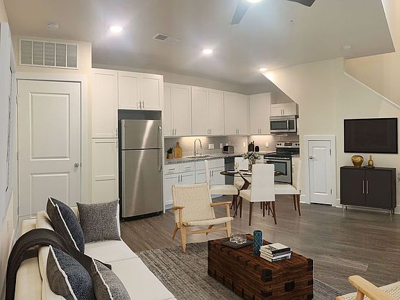 2nd image of 2142 Commonwealth Ave #3760648