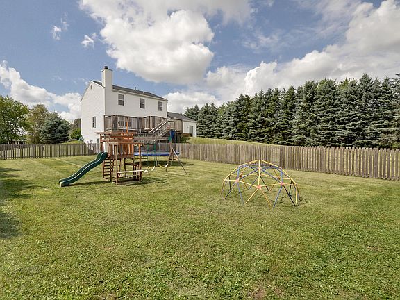 5th image of N6470 Long Meadow Dr