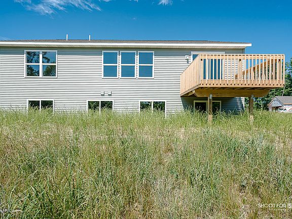 3rd image of 129 Mossy Cove Ln
