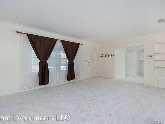 4th image of 800 N 2nd Ave E