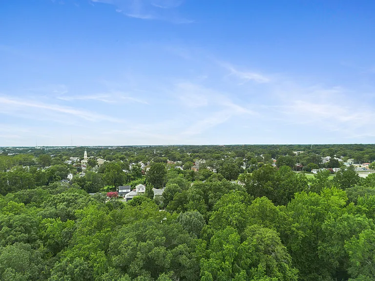 504 Pelham Dr — Photo 24