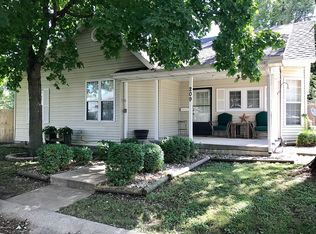 209 N 12th St, Charleston, IL