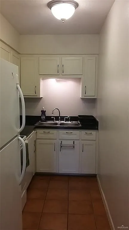 1 bed, 1.0 bath, 433 sqft, $725 — Photo 3