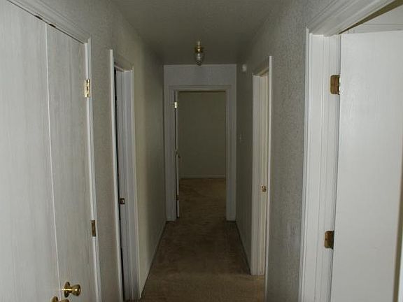 5th image of 2101 Schorn Dr APT B