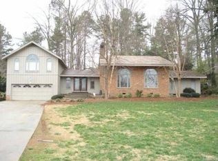 75 Pinewood Dr, Siler City, NC 27344