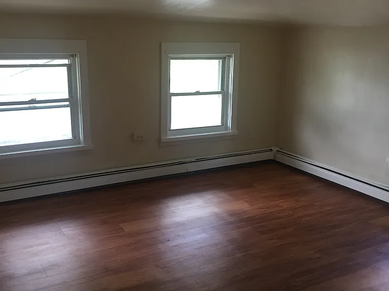 32 Center St — Photo 15