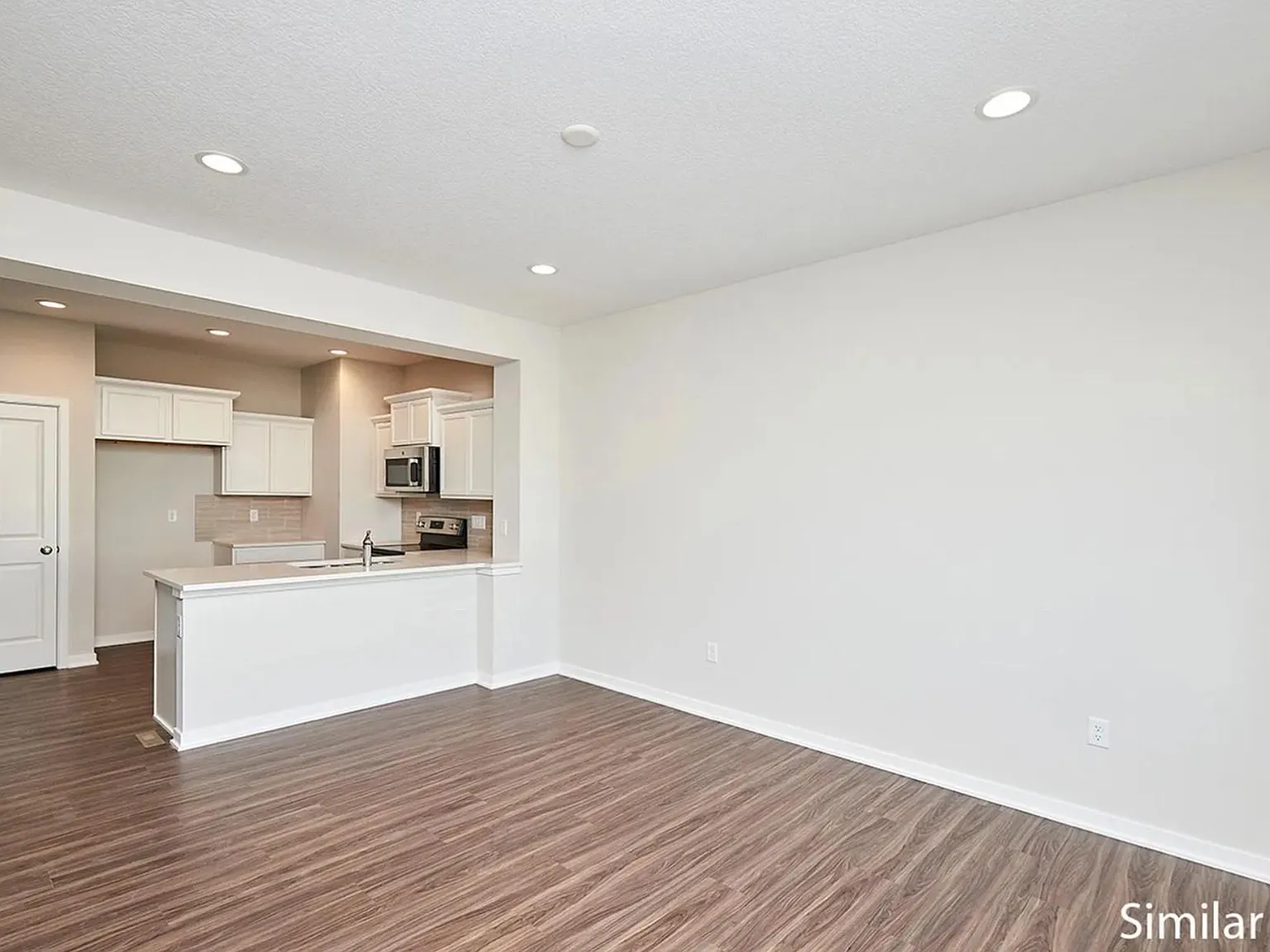 4 bed, 3.5 bath, 1832 sqft, $2,300 — Photo 3