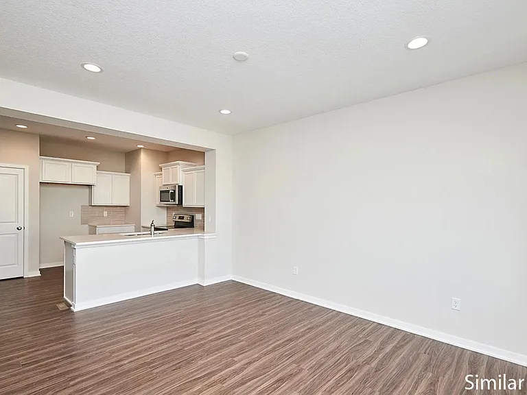 2027 S Warrior Ln — Photo 2